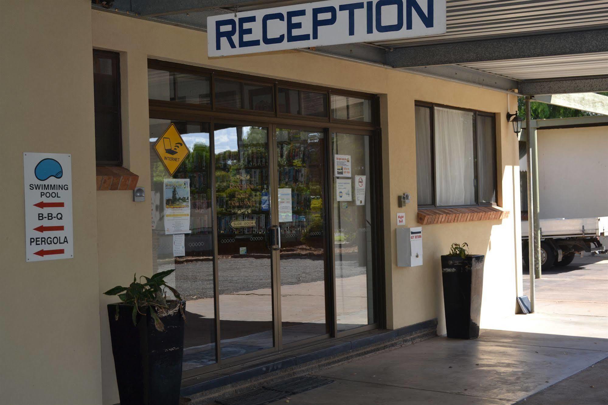 Sturt Motel Broken Hill Zewnętrze zdjęcie